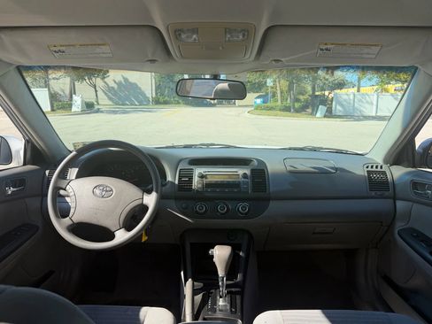 Used 2005 Toyota Camry XLE image 11