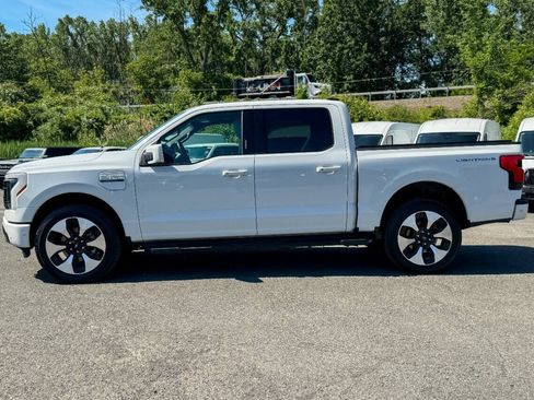 Used 2022 Ford F150 Lightning Platinum AWD/4WD image 6