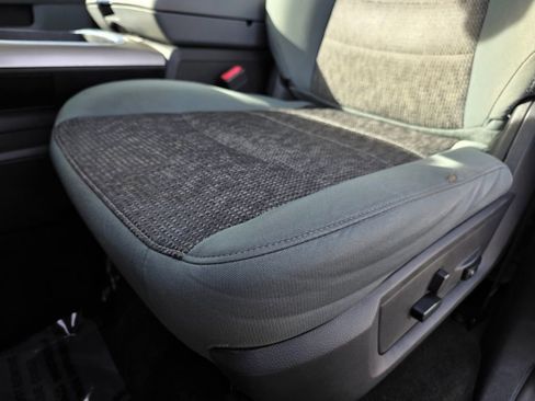 Used 2017 RAM 3500 Big Horn image 21