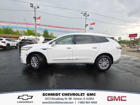Used 2023 Buick Enclave Essence image 8