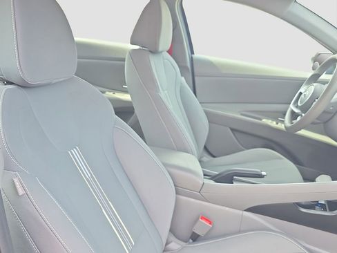 Used 2023 Hyundai Elantra SEL FWD image 19