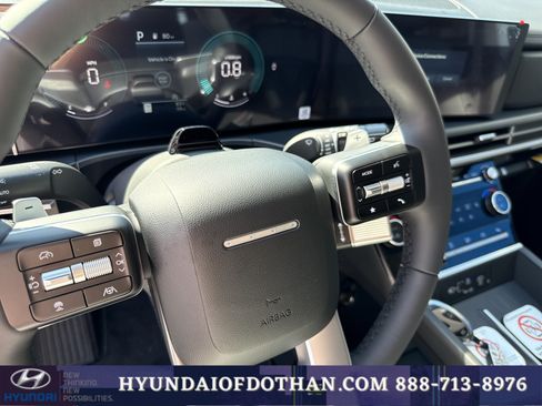 Used 2026 Hyundai Santa Fe SEL FWD image 8