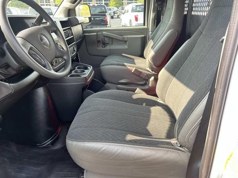 Used 2025 GMC Savana 2500 w/ Driver Convenience Package RWD image 18
