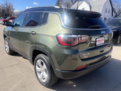 Used 2019 Jeep Compass Latitude w/ Cold Weather Group AWD/4WD image 11