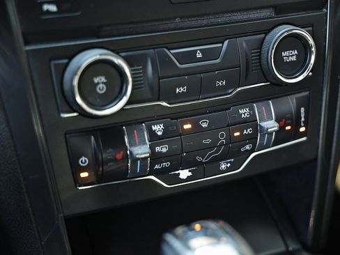 Used 2017 Ford Explorer XLT w/ Equipment Group 202A image 43