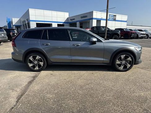 Used 2020 Volvo V60 T5 Cross Country w/ Protection Package Premier image 6