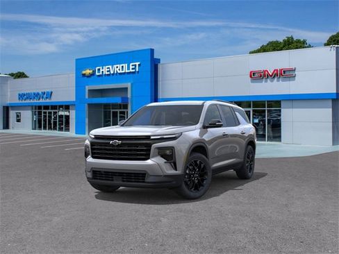 New 2026 Chevrolet Traverse LT image 8