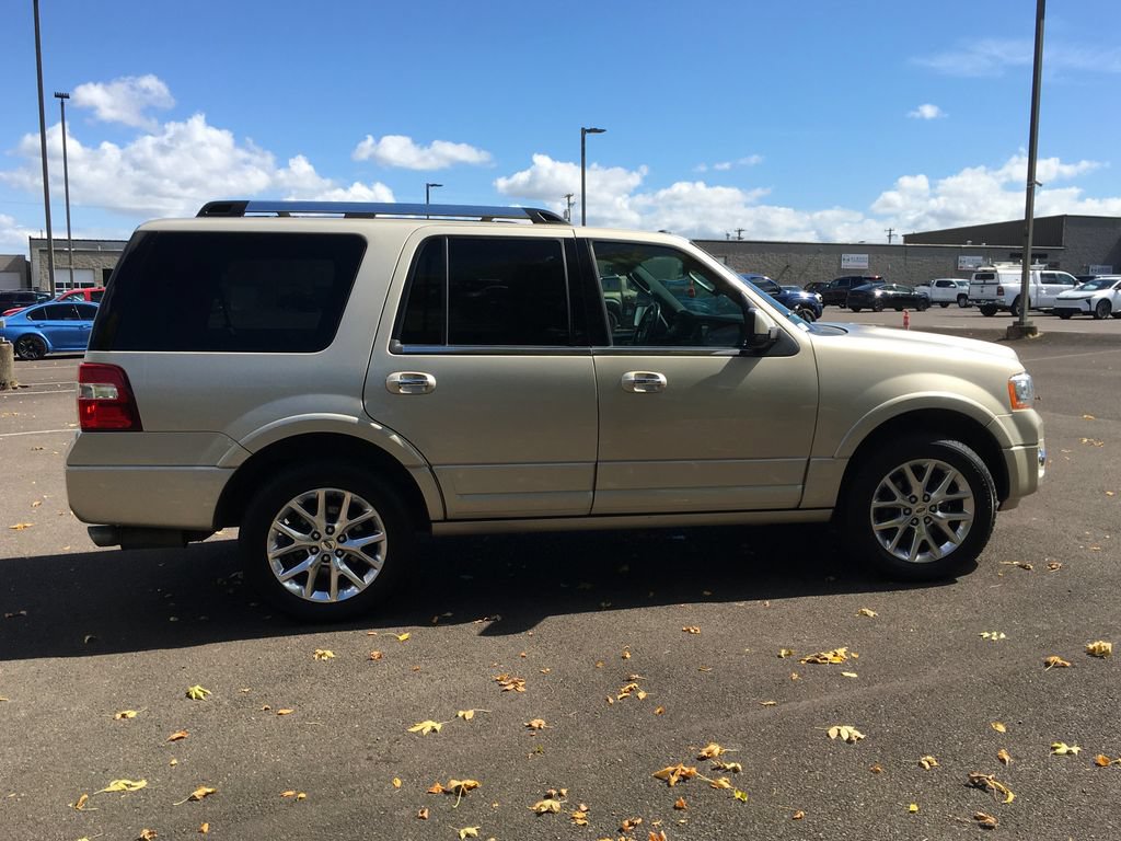 Used 2017 Ford Expedition Limited w/ Equipment Group 301A AWD/4WD image 9