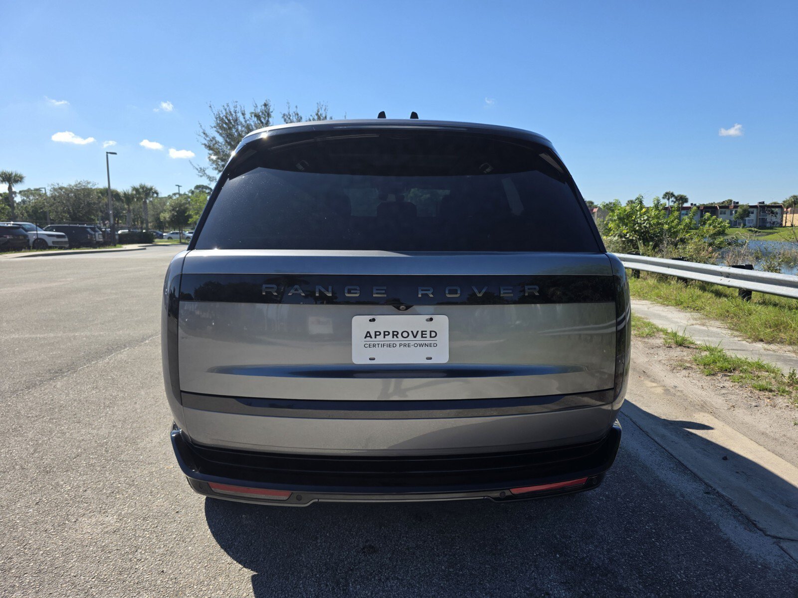 Used 2024 Land Rover Range Rover SE AWD/4WD image 6