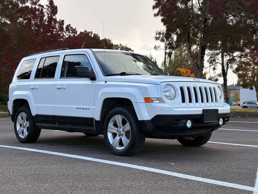 Used 2012 Jeep Patriot Latitude AWD/4WD image 7