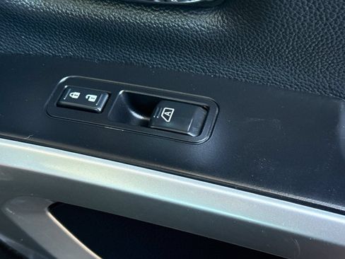 Used 2017 Nissan Titan SL AWD/4WD image 20