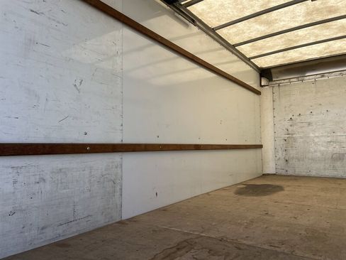 Used 2022 GMC Savana 3500 Extended w/ Power Convenience Package RWD image 10