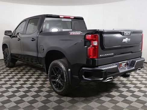 Used 2025 Chevrolet Silverado 1500 LT Trail Boss w/ Convenience Package II AWD/4WD image 9