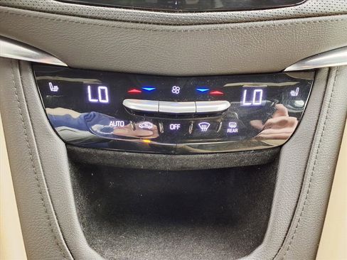 Used 2017 Cadillac XT5 Luxury w/ Driver Awareness Package image 20