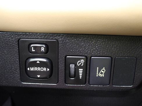 Used 2017 Toyota RAV4 XLE FWD image 56