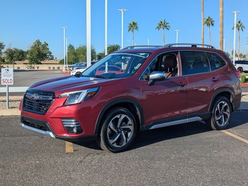 Used 2022 Subaru Forester Touring image 2