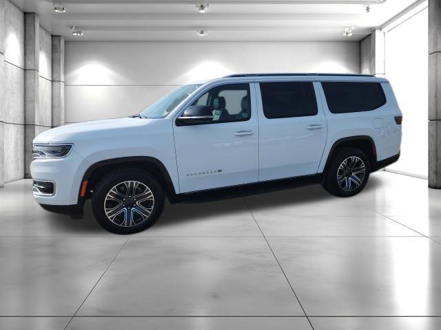 Used 2024 Jeep Wagoneer L Series II w/ Flexible Seating Group AWD/4WD image 5