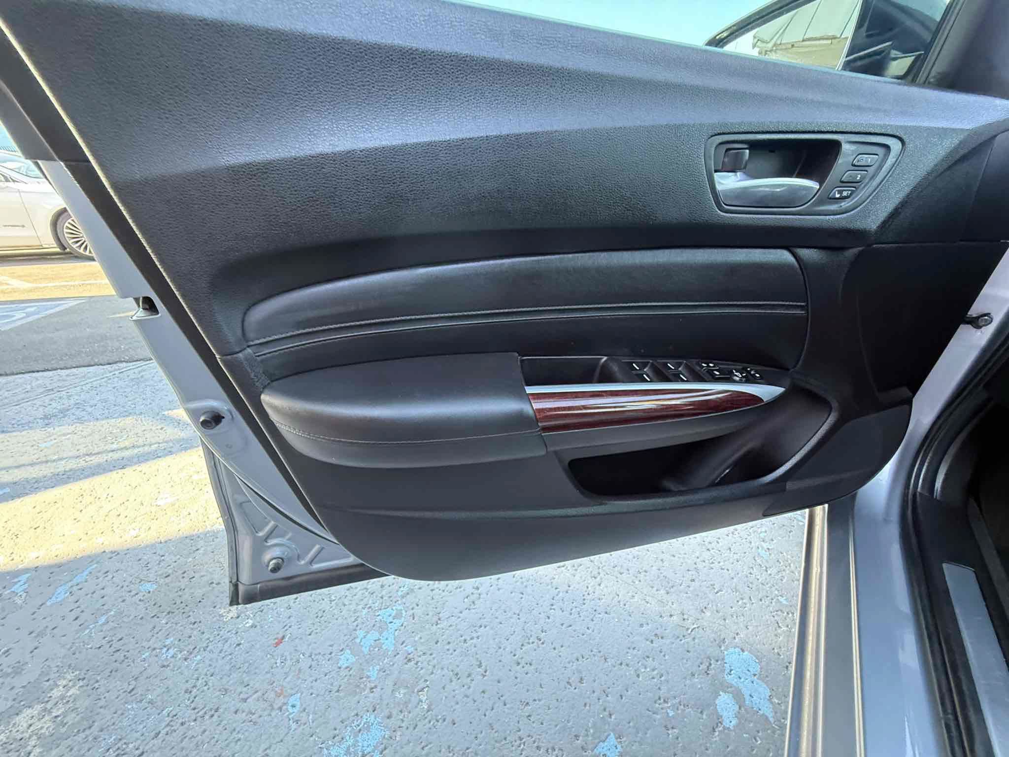 Used 2016 Acura TLX FWD image 79