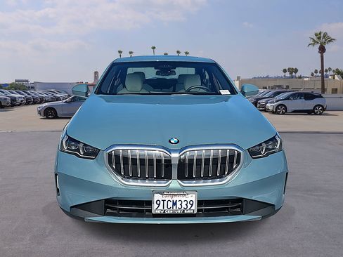 Used 2025 BMW 530i RWD image 2