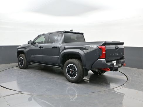 Used 2024 Toyota Tacoma TRD Off-Road image 5