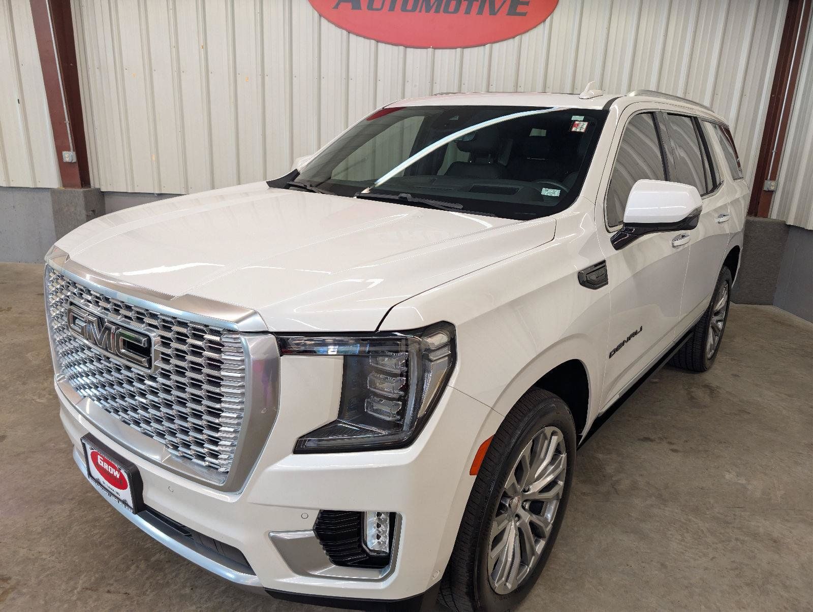 Used 2023 GMC Yukon Denali w/ Advanced Technology Package AWD/4WD image 8