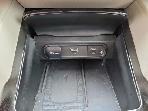Used 2025 Kia Telluride S FWD image 12