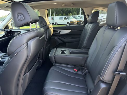 Certified 2024 Acura MDX w/ Technology Package FWD image 31
