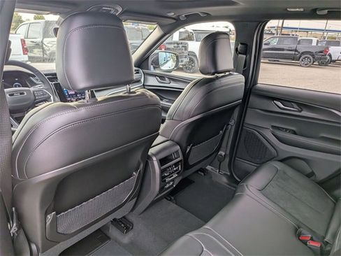 New 2025 Jeep Grand Cherokee Altitude image 26