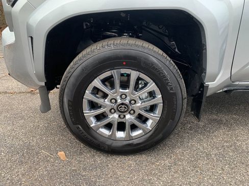 New 2026 Toyota Tacoma Limited AWD/4WD image 32