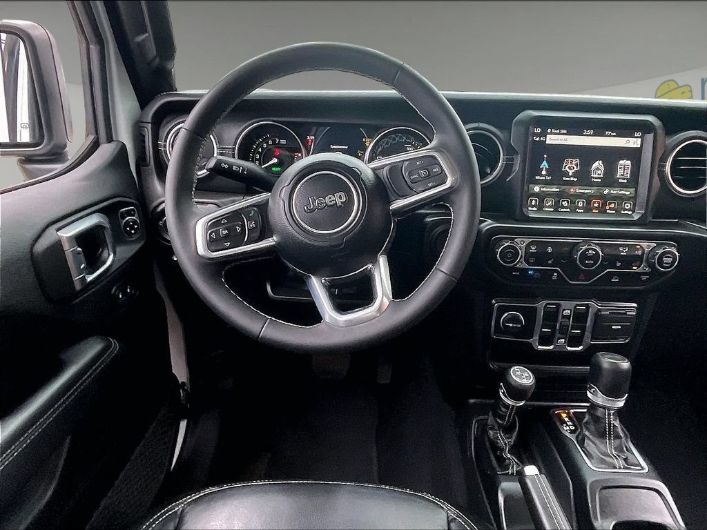 Used 2023 Jeep Wrangler Unlimited Sahara w/ Cold Weather Group AWD/4WD image 17