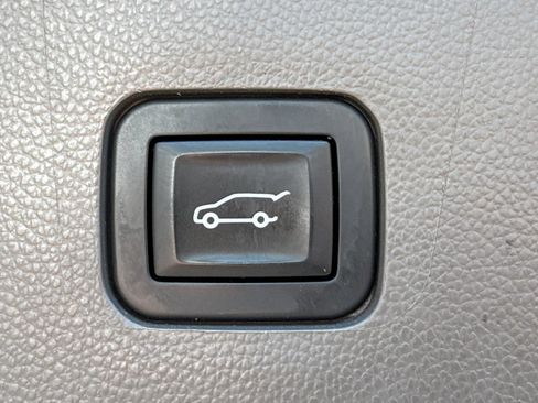 Used 2019 Chevrolet Traverse LT w/ LT Premium Package AWD/4WD image 19