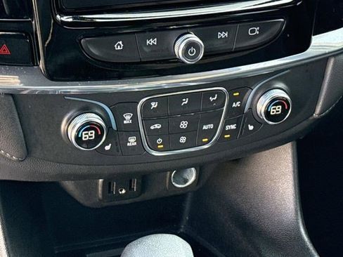 Used 2023 Chevrolet Traverse LT image 21