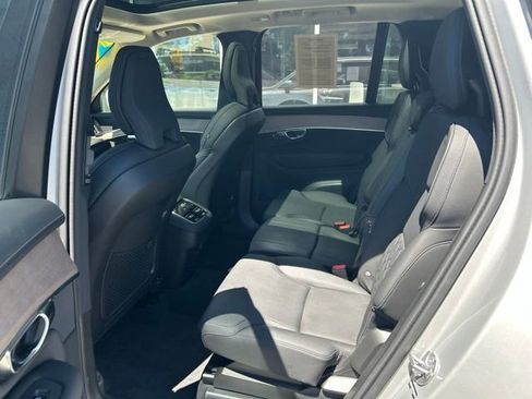 Used 2025 Volvo XC90 B5 Plus AWD/4WD image 17