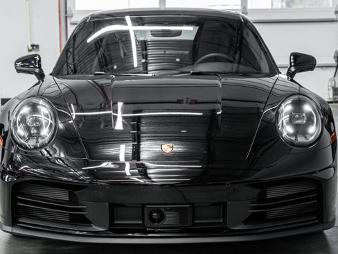 Used 2025 Porsche 911 Carrera image 4
