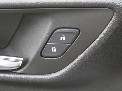 Used 2024 Chevrolet Trax RS image 21