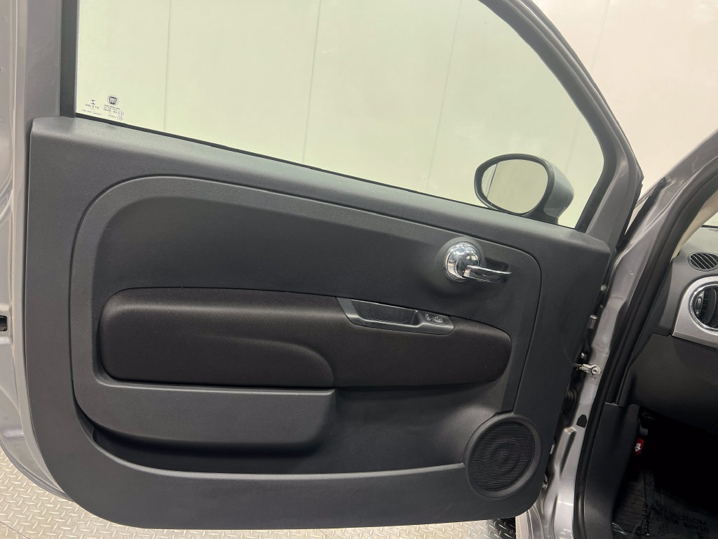Used 2017 FIAT 500 Pop w/ Sport Appearance Package FWD image 13