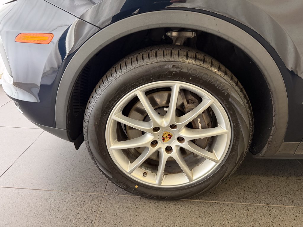Certified 2022 Porsche Cayenne AWD/4WD image 10