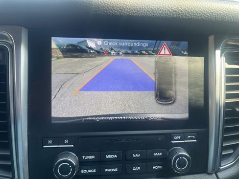 Used 2018 Porsche Macan image 25