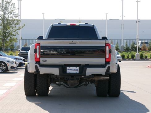 Used 2025 Ford F450 Platinum w/ FX4 Off-Road Package AWD/4WD image 8