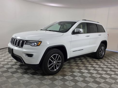 Used 2018 Jeep Grand Cherokee Limited w/ Luxury Group II AWD/4WD image 3