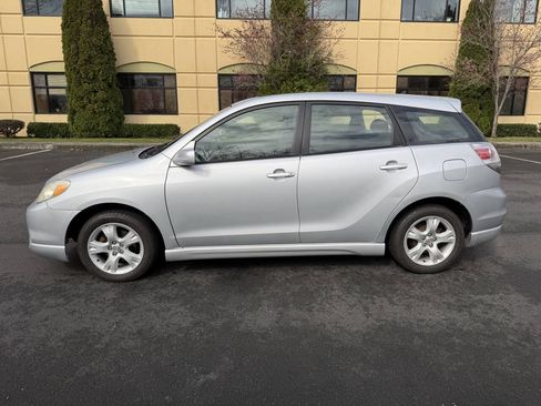 Used 2006 Toyota Matrix XR FWD image 9