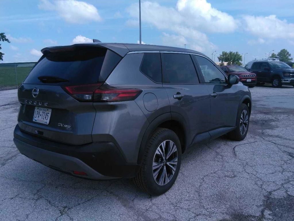 Used 2023 Nissan Rogue SV AWD/4WD image 5