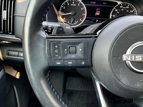 Used 2023 Nissan Pathfinder SL AWD/4WD image 13
