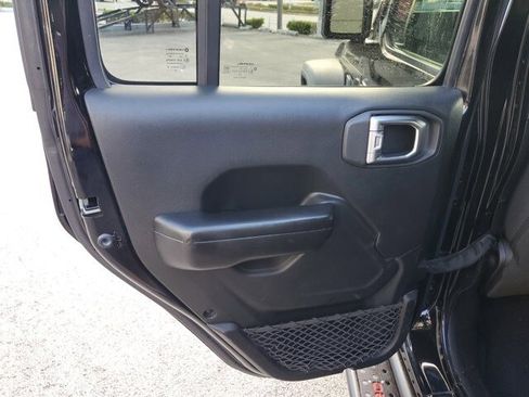 Used 2021 Jeep Wrangler Unlimited Sport image 17