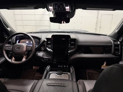 Used 2025 RAM 3500 Limited AWD/4WD image 13