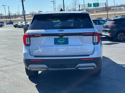 Used 2025 Ford Explorer Platinum w/ LUX Leather Package image 4