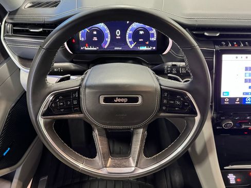 Used 2023 Jeep Grand Cherokee Overland AWD/4WD image 20