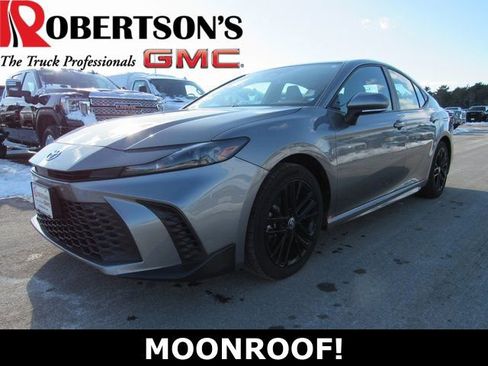 Used 2025 Toyota Camry SE w/ Convenience Package image 1