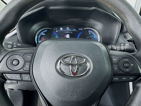 Used 2025 Toyota RAV4 XLE AWD/4WD image 15