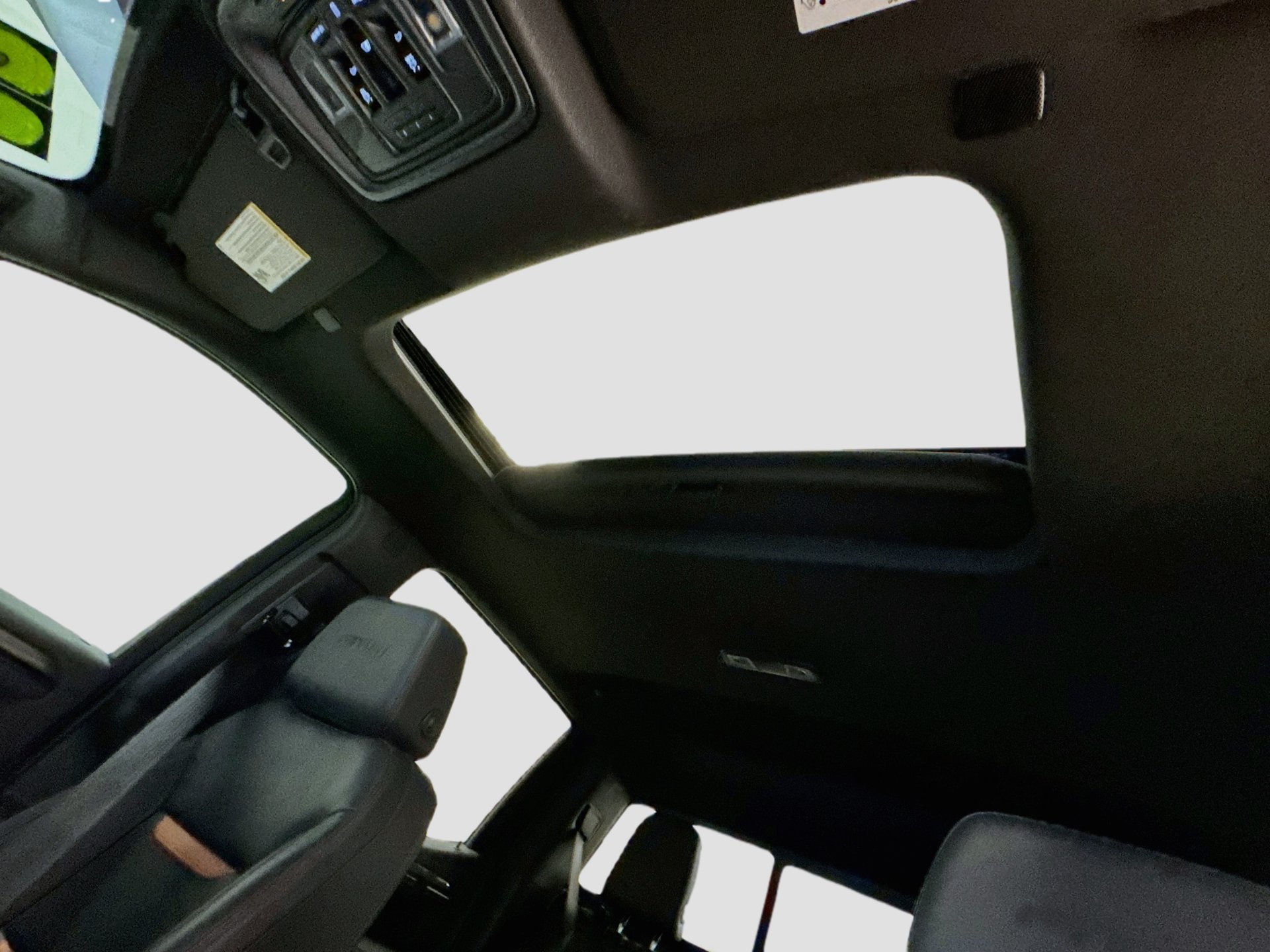 Used 2023 GMC Sierra 1500 AT4 w/ Technology Package AWD/4WD image 23